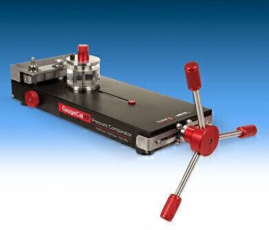 Pressure Comparator and Test Gauge with Advanced Safety Features for Field and Laboratory Use
