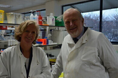 MP dons labcoat for a ‘day in the life’ with cancer researchers

