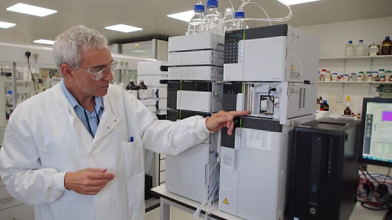 Real time, remote control of automated laboratory instruments