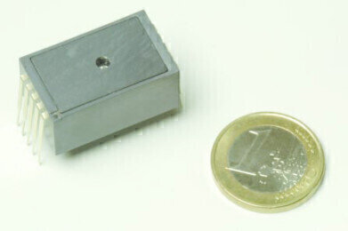 New Thumb-Sized MOEMS Mini-Spectrometer