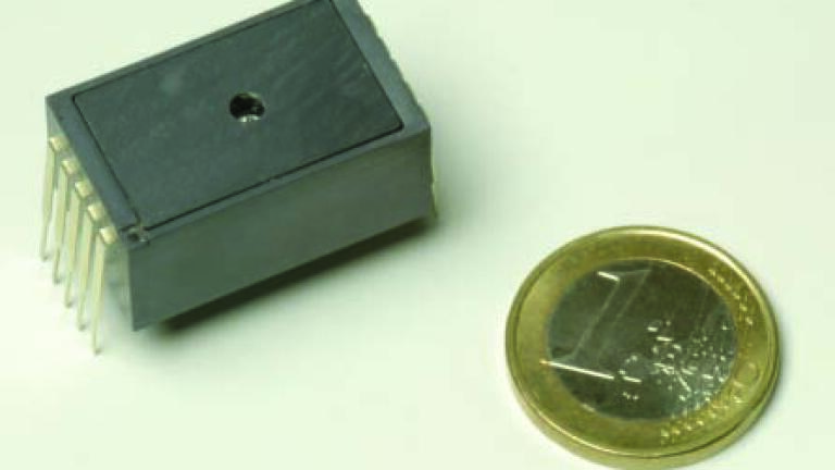 New Thumb-Sized MOEMS Mini-Spectrometer
