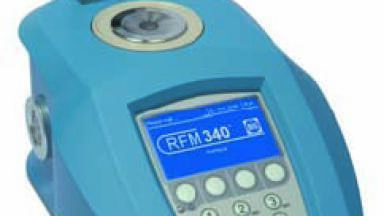 Refractometer with Enhanced Performance