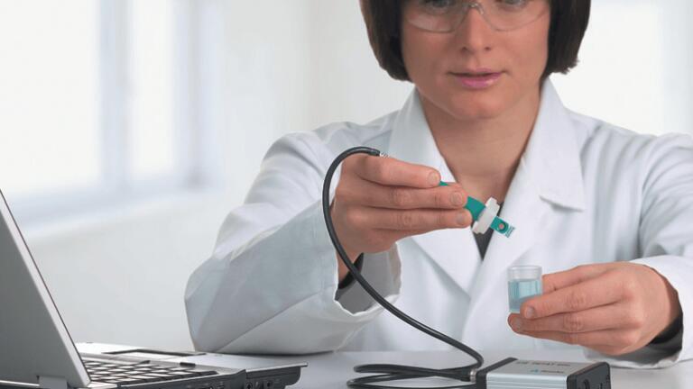 New Small and Compact Potentiostat for Training and R&D
