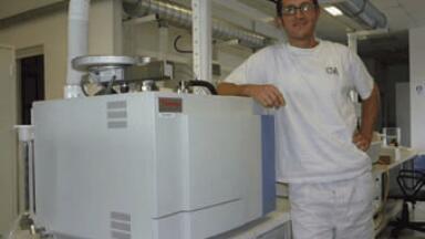Fast and Accurate Analysis of Food Samples