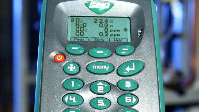 Crystal clear screen on G210 piped medical gas analyser shows O2, N2O, CO2 & CO  
