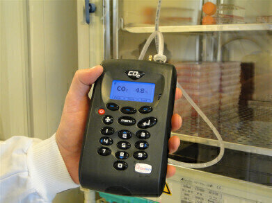 CO2 Incubator analyser speeds gas readings in IVF, stem cell and virus applications