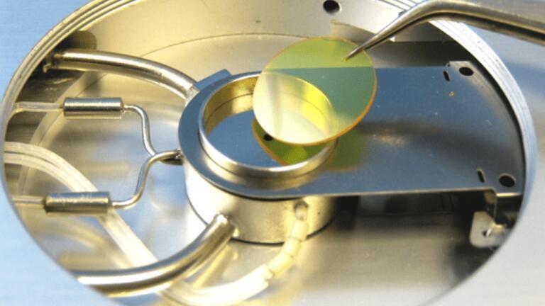 FTIR Stage used in Combination with FTIR Spectroscopy to Visualise and Measure the In-Situ Dehydration of Silicate Materials 