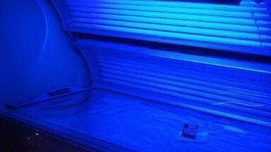Teenage girls disregarding sunbed dangers, research shows