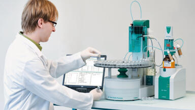 Fully automated Karl Fischer moisture analysis specifically designed for the pharmaceutical industry