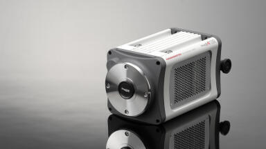 New EM-CCD Camera with fast 70 Frames per Second Readout