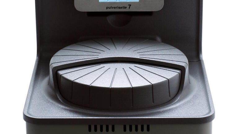 Planetary Micro Mill PULVERISETTE 7 premium line.