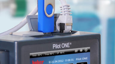Recording process data on USB flash drive
