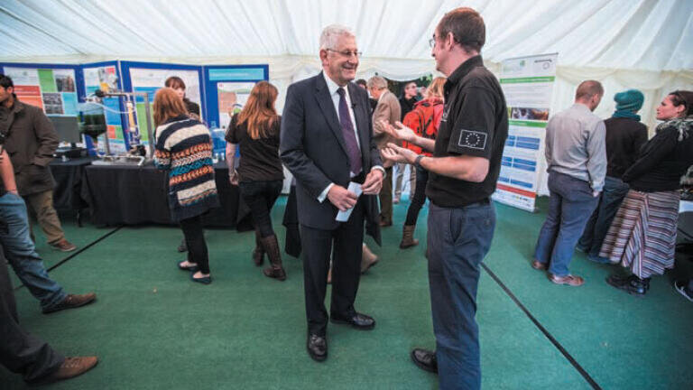 EnAlgae project coordinator, Shaun Richardson (R), with Swansea University Vice Chancellor,
Prof. Richard Davies, at the EnAlgae open day.