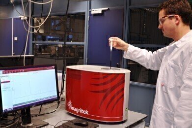 Benchtop NMR Spectrometer used for polymer research at the Delft University of Technology 
