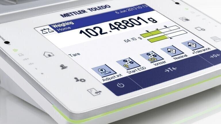 The enhanced XPE terminal with StatusLight™ provides at-a-glance information of the balance readiness for weighing