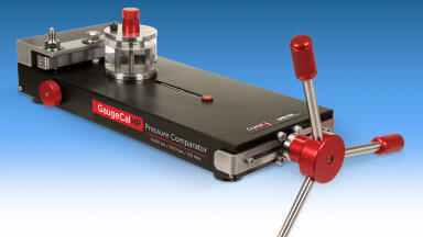 15,000 psi Pressure Comparator and Test Gauge with Advanced Safety Features for Field and Laboratory Use