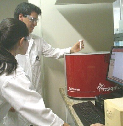 NMR System used for Fuel Analysis Research at the Instituto de Quimica
