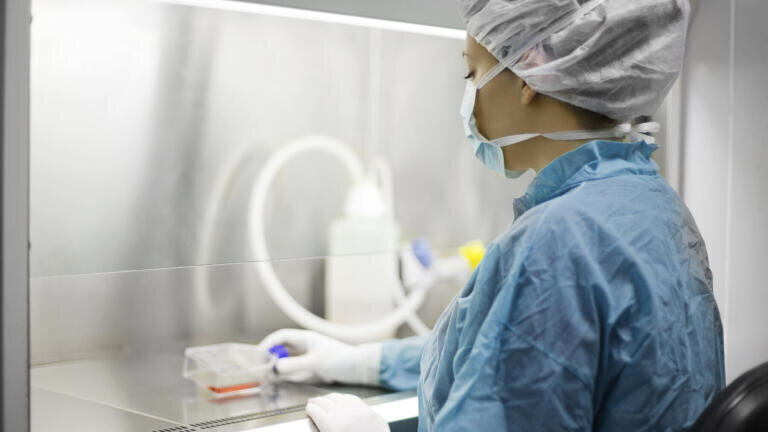The G100 was specifically designed to support embryologists and lab technicians monitor CO2 for the verification of incubators in medical, IVF-clinic, research and pharmaceutical applications.