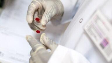 UK law passes sale of HIV home tests