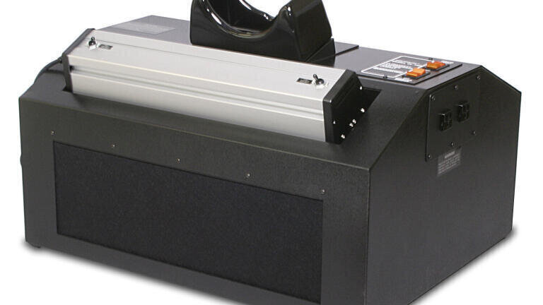 Spacious UV Viewing Cabinet for Gel Analysis