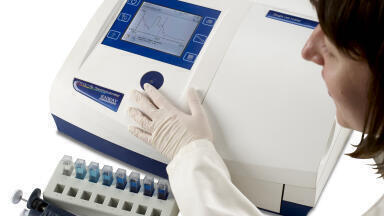 Accurate, user-friendly UV-visible spectroscopy
