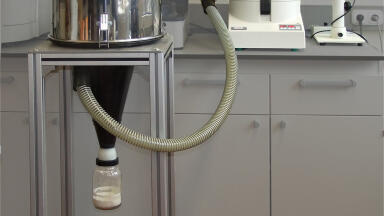 Variable Speed Rotor Mill suitable for Fine Grinding of Temperature-Sensitive Samples 