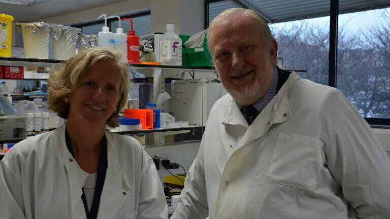 MP dons labcoat for a ‘day in the life’ with cancer researchers
