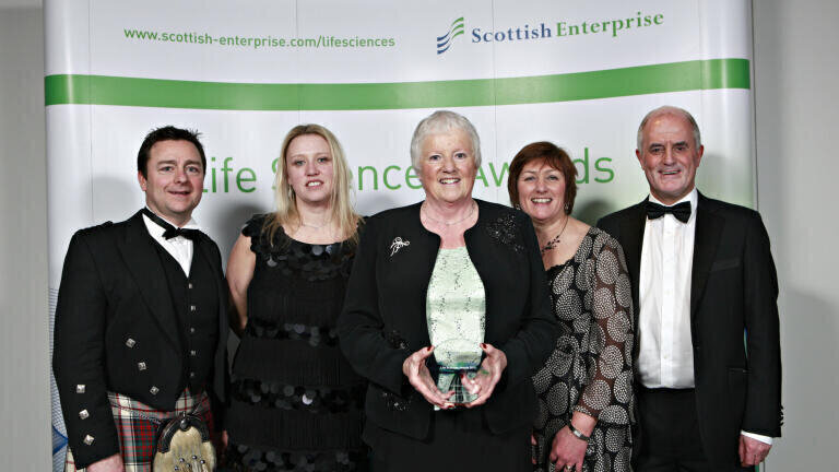 Centre: Eleanor McFadden, Frontier Science (Scotland) Ltd 