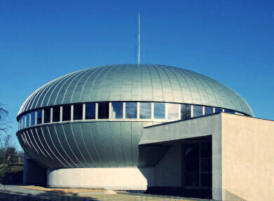 Czech Prime Minister Inaugurates New Planetarium in Hradec Králové
