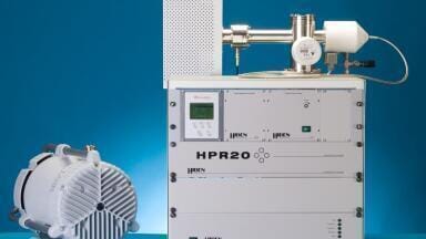Mass spectrometers with optimised hydrogen pumping
