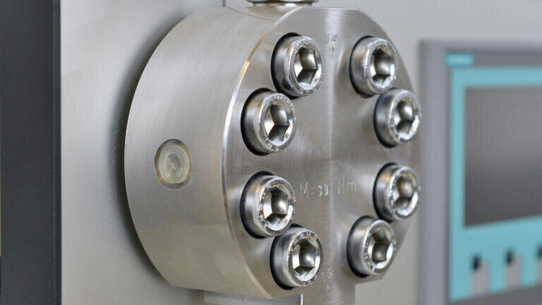 Micro-metering Pump with Mechatronic Control for Highly Precise Micro Flow Measuring up to 500 bar 