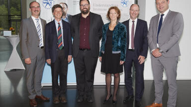 Adrian Liston Wins 2016 Eppendorf Award for Young European Investigator