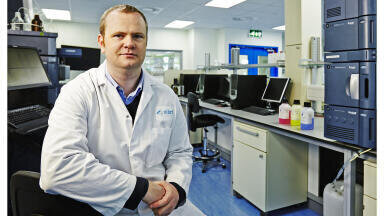 Collaboration to Deepen Understanding of Molecular Complexes