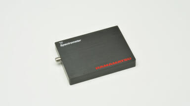 Compact, High-Sensitivity Mini-Spectrometer for Colour Measurement Applications