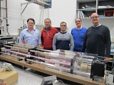 Electron Spin Resonance (ESR) Spectroscopy Extends to 1 THz Range