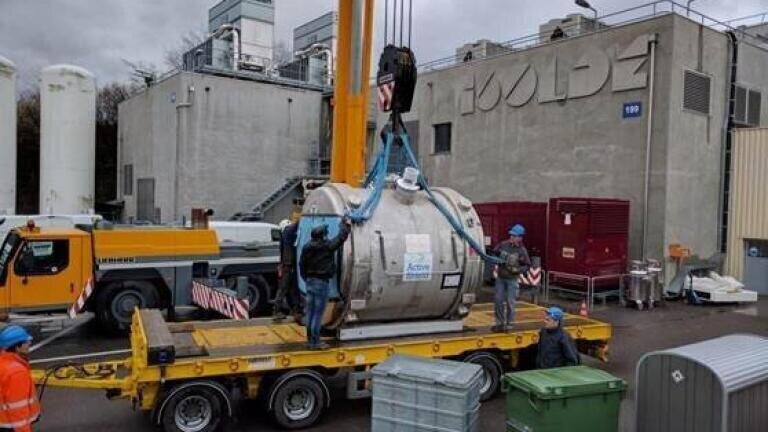 MRI magnet being delivered to Isolde CERN
(Credit: Karl Johnston)
