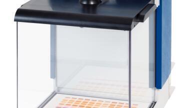 Automated spraying device for the derivatization of TLC/HPTLC chromatograms
