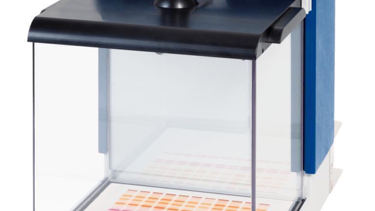 Automated spraying device for the derivatization of TLC/HPTLC chromatograms