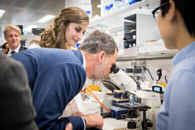 Francis Crick Institute Welcomes the King and Queen of Spain