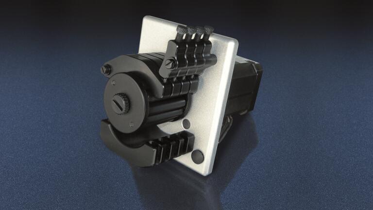 The Precision Compact is also fitted with a roller head with 12 rollers