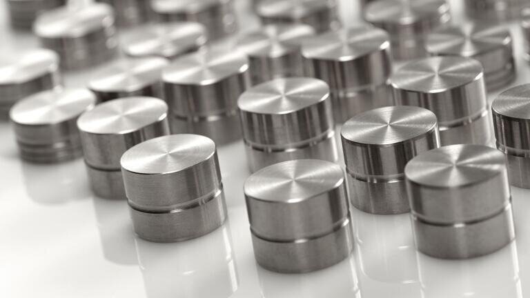 Compared to lead frequently used for medical technology applications in the past, space-saving Triamet sets itself apart in that it does not need any supporting structure due to its high resistance. 
