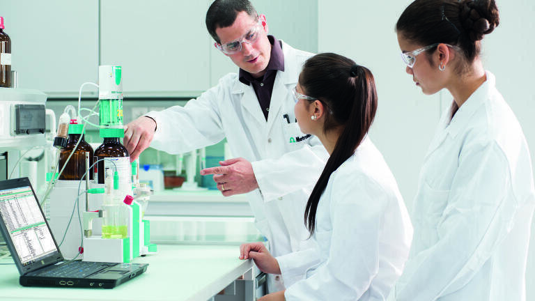 Training Academy Supports Customers Throughout the Instrument Lifetime