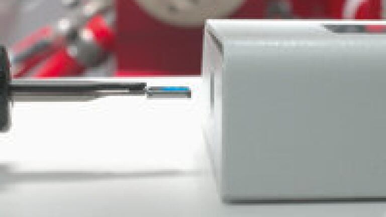 Fully automatic direct analysis of solids