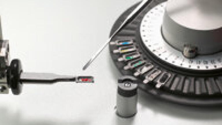 Fully automatic direct analysis of solids