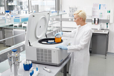 New Refrigerated Centrifuge Combines Versatility and High Capacity