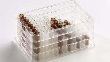 Versatile 96-well Multi-Tier Microplate System for High Throughput Chromatography