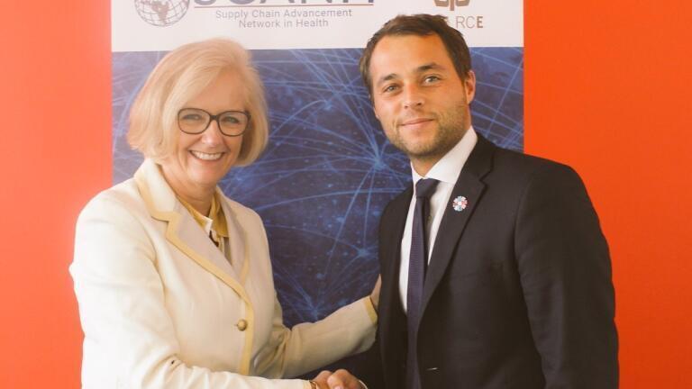 Dr Yadi with Dr Anne Snowdon, Scientific Director and CEO of SCAN Health and Chair of WIN