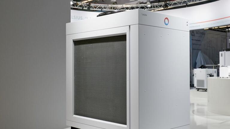 Lauda Ultracool chillers are the first in the history of LAUDA to connect to the cloud. Important key figures can be controlled at any time in a decentralised manner.