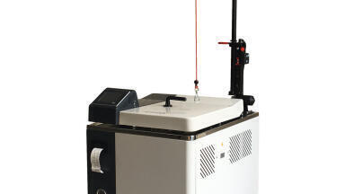 Integrated Hoist for Vertical Autoclaves adds Loading Safety and Versatility