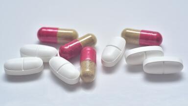 Should We Combine Antibiotics?